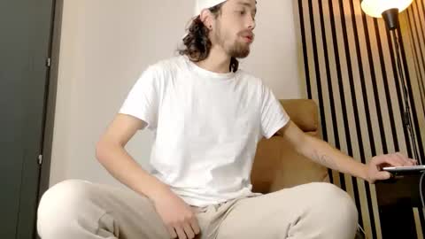 Snapshot of seductionmystique chatting on 12/17/25, 12:22 seductionmystique online show from 12/17/25, 12:22