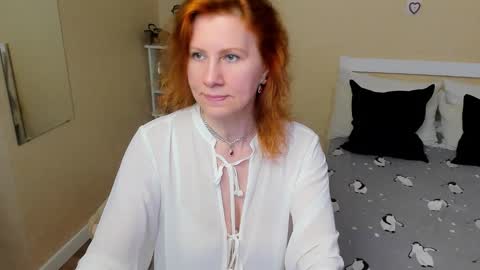 seductive_foxy_ online show from 09/17/25, 03:46