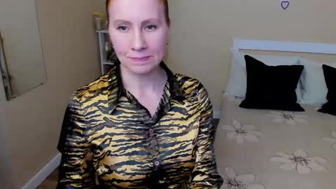 seductive_foxy_ online show from 09/26/25, 08:40