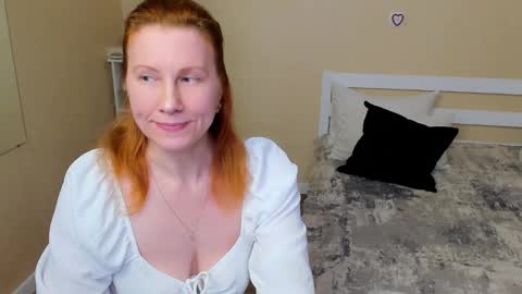 seductive_foxy_ online show from 10/07/25, 05:59