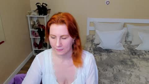 seductive_foxy_ online show from 10/24/25, 01:29