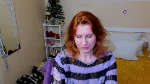 Snapshot of seductive_foxy_ chatting on 12/19/25, 11:45 seductive_foxy_ online show from 12/19/25, 11:45