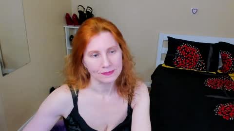 Snapshot of seductive_foxy_ chatting on 04/17/26, 01:25 seductive_foxy_ online show from 04/17/26, 01:25