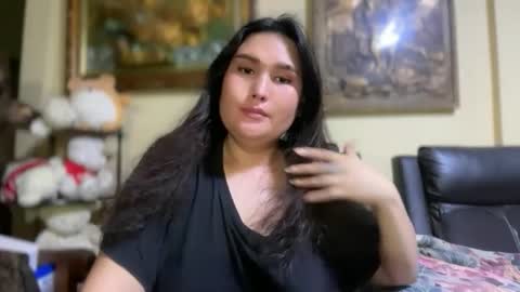 Snapshot of seductive_housewife chatting on 04/07/26, 02:17 seductive_housewife online show from 04/07/26, 02:17