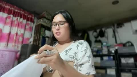 Snapshot of seductive_housewife chatting on 04/23/26, 04:31 seductive_housewife online show from 04/23/26, 04:31