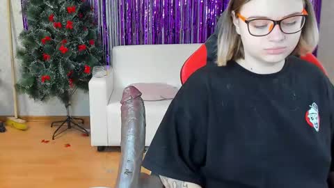 seductive_she_wolf online show from 02/03/25, 11:20