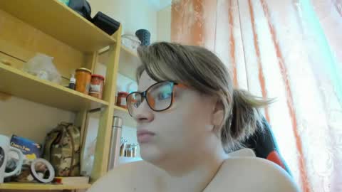 Snapshot of seductive_she_wolf chatting on 04/23/26, 12:29 seductive_she_wolf online show from 04/23/26, 12:29