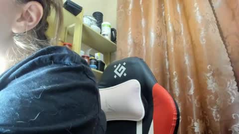 Snapshot of seductive_she_wolf chatting on 04/24/26, 12:35 seductive_she_wolf online show from 04/24/26, 12:35