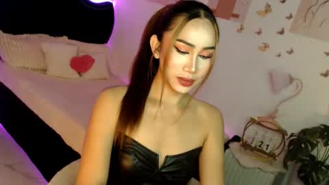 Snapshot of seductive_vana chatting on 03/22/26, 12:25 Vanessa online show from 03/22/26, 12:25