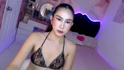 Snapshot of seductive_vana chatting on 05/15/26, 11:01 Vanessa online show from 05/15/26, 11:01