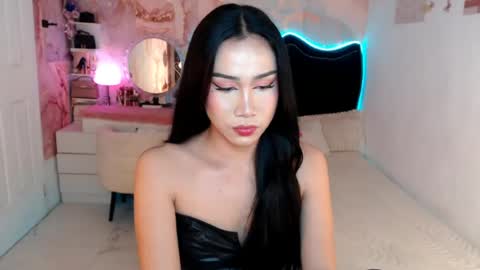 Snapshot of seductive_vana chatting on 06/11/26, 05:11 Vanessa online show from 06/11/26, 05:11