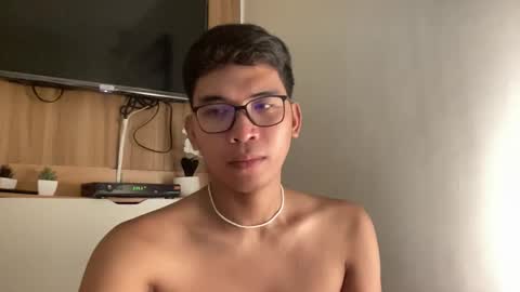 Snapshot of seductive_william chatting on 10/22/25, 06:02 William online show from 10/22/25, 06:02