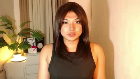 Snapshot of seductivedeluxe69 chatting on 12/17/25, 01:28 Deluxe online show from 12/17/25, 01:28