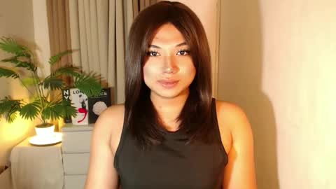 Snapshot of seductivedeluxe69 chatting on 12/18/25, 03:18 Deluxe online show from 12/18/25, 03:18