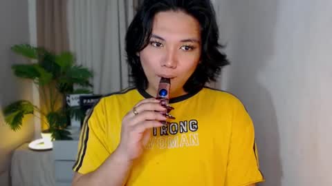 Snapshot of seductivedeluxe69 chatting on 03/04/26, 07:36 Deluxe online show from 03/04/26, 07:36
