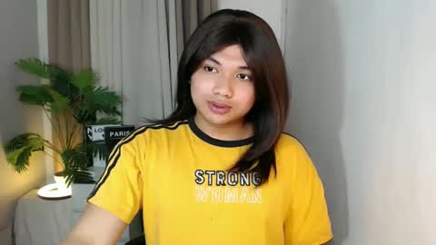 Snapshot of seductivedeluxe69 chatting on 03/04/26, 07:53 Deluxe online show from 03/04/26, 07:53