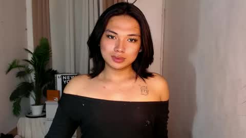 Snapshot of seductivedeluxe69 chatting on 05/12/26, 10:34 Deluxe online show from 05/12/26, 10:34