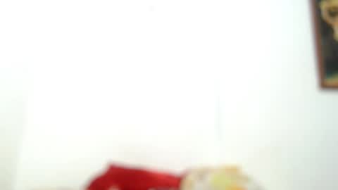 Estefany online show from 12/17/24, 01:05