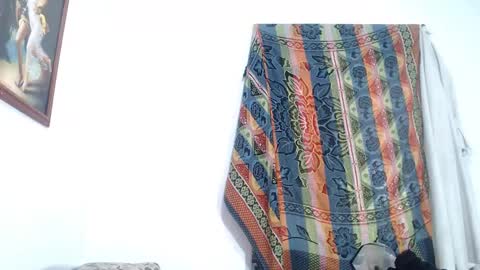 Estefany online show from 12/29/24, 04:08