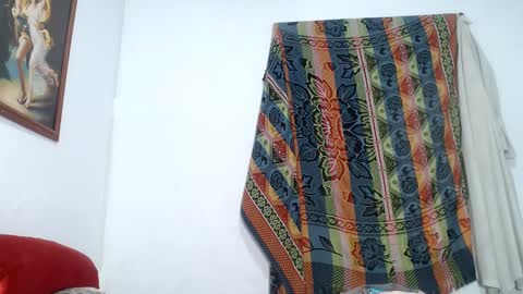 Estefany online show from 12/30/24, 12:42