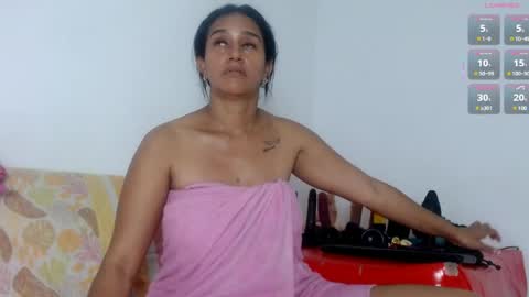 Snapshot of seductivespellvagina80 chatting on 05/30/26, 11:29 Estefany online show from 05/30/26, 11:29