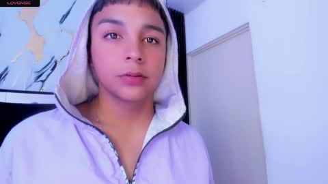 Snapshot of seductivo_jr chatting on 05/07/26, 05:46 seductivo online show from 05/07/26, 05:46