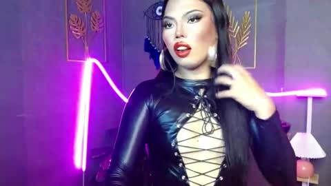 cassie online show from 10/20/25, 12:05