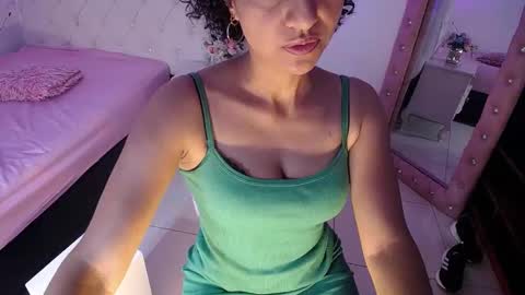 seductress_malia online show from 10/14/25, 01:45