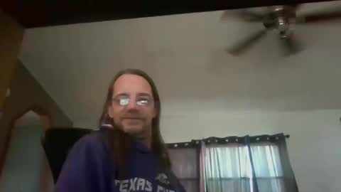 Snapshot of seeaaronscock chatting on 12/03/24, 02:27 Aaron Guitar online show from 12/03/24, 02:27