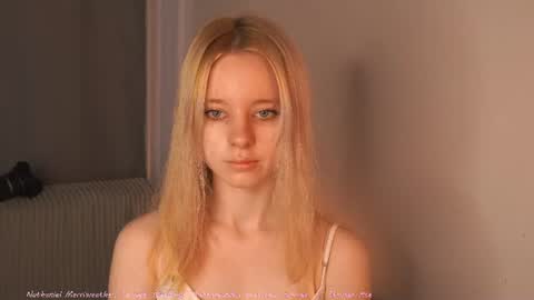 Snapshot of seebunny chatting on 07/11/26, 04:21 See Its honey bunny im Lana online show from 07/11/26, 04:21