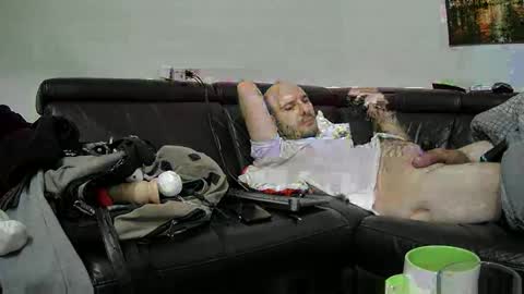 Snapshot of seeebi chatting on 12/28/24, 05:44 Sebastian online show from 12/28/24, 05:44