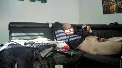 Snapshot of seeebi chatting on 01/01/25, 10:43 Sebastian online show from 01/01/25, 10:43