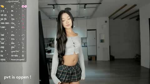 Snapshot of seeeyoumin chatting on 04/11/26, 12:31 Akira Youri online show from 04/11/26, 12:31