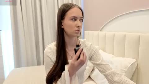 Seelexi online show from 06/17/26, 09:45