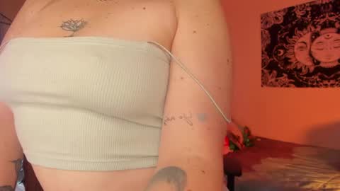 Snapshot of sejmet_5 chatting on 12/24/24, 04:55 Yeyis online show from 12/24/24, 04:55