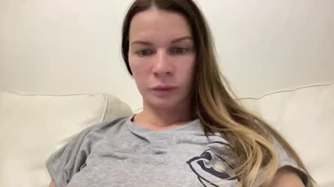 Snapshot of selamiyaa chatting on 04/12/26, 03:17 selamiyaa online show from 04/12/26, 03:17