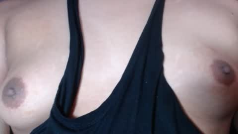 Snapshot of selda_ chatting on 02/17/25, 01:04 Selda online show from 02/17/25, 01:04