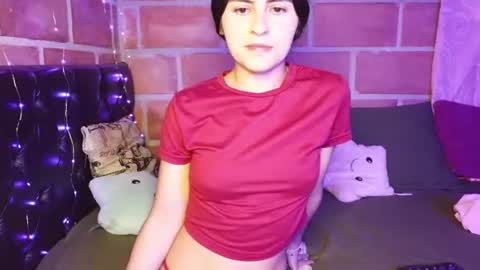 Snapshot of seleena_01 chatting on 06/25/26, 11:31 seleena_01 online show from 06/25/26, 11:31