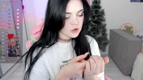 Snapshot of selena___cute chatting on 12/23/24, 08:22 Selena  online show from 12/23/24, 08:22