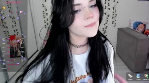 Snapshot of selena___cute chatting on 02/17/25, 05:04 Selena  online show from 02/17/25, 05:04