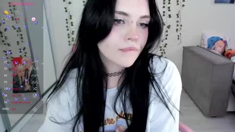 Snapshot of selena___cute chatting on 02/17/25, 08:09 Selena  online show from 02/17/25, 08:09