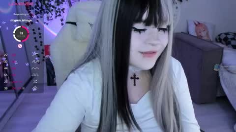 Snapshot of selena___cute chatting on 10/28/25, 05:00 Selena  online show from 10/28/25, 05:00