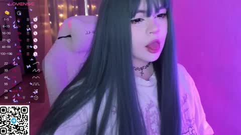 Snapshot of selena___cute chatting on 03/16/26, 05:44 Selena online show from 03/16/26, 05:44