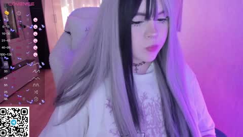 Snapshot of selena___cute chatting on 04/11/26, 07:45 Selena online show from 04/11/26, 07:45