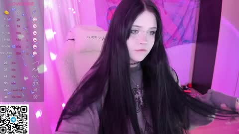 Snapshot of selena___cute chatting on 05/29/26, 04:05 Selena online show from 05/29/26, 04:05