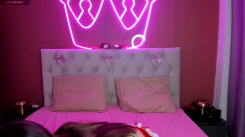 Selena online show from 12/18/24, 11:34