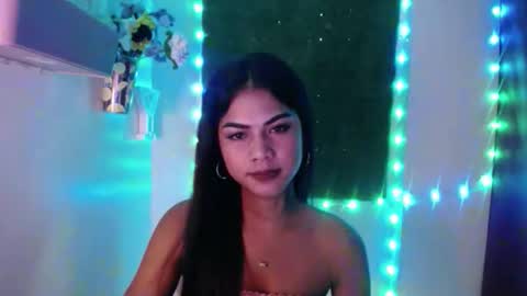 Snapshot of selena_fox2000 chatting on 04/18/26, 11:05 selena_fox2000 online show from 04/18/26, 11:05