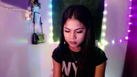 Snapshot of selena_fox2000 chatting on 04/21/26, 01:18 selena_fox2000 online show from 04/21/26, 01:18