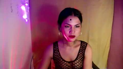 Snapshot of selena_fox2000 chatting on 05/12/26, 05:04 selena_fox2000 online show from 05/12/26, 05:04