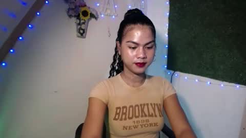 Snapshot of selena_fox2000 chatting on 05/21/26, 01:45 selena_fox2000 online show from 05/21/26, 01:45